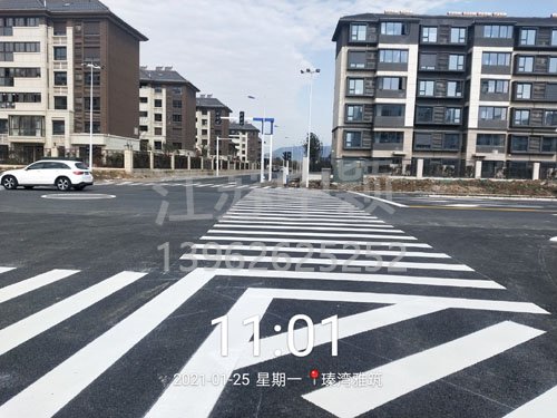 道路劃線標(biāo)線的驗(yàn)收標(biāo)準(zhǔn)以及車位劃線的施工過(guò)程要點(diǎn)？